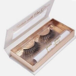 NIB Lavaa Lashes Los Angeles - Charm